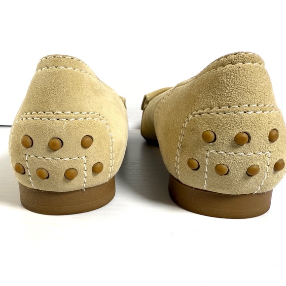 Tod’s Cream Beige Suede Flats. TOD’S Bowed Eve Driving Shoes. 7.5 - Picture 4 of 11